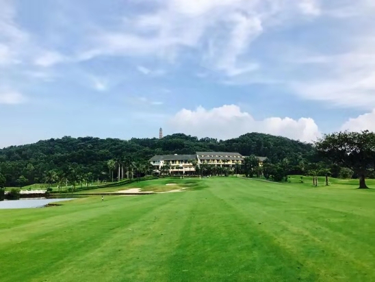 莲花山高尔夫球场