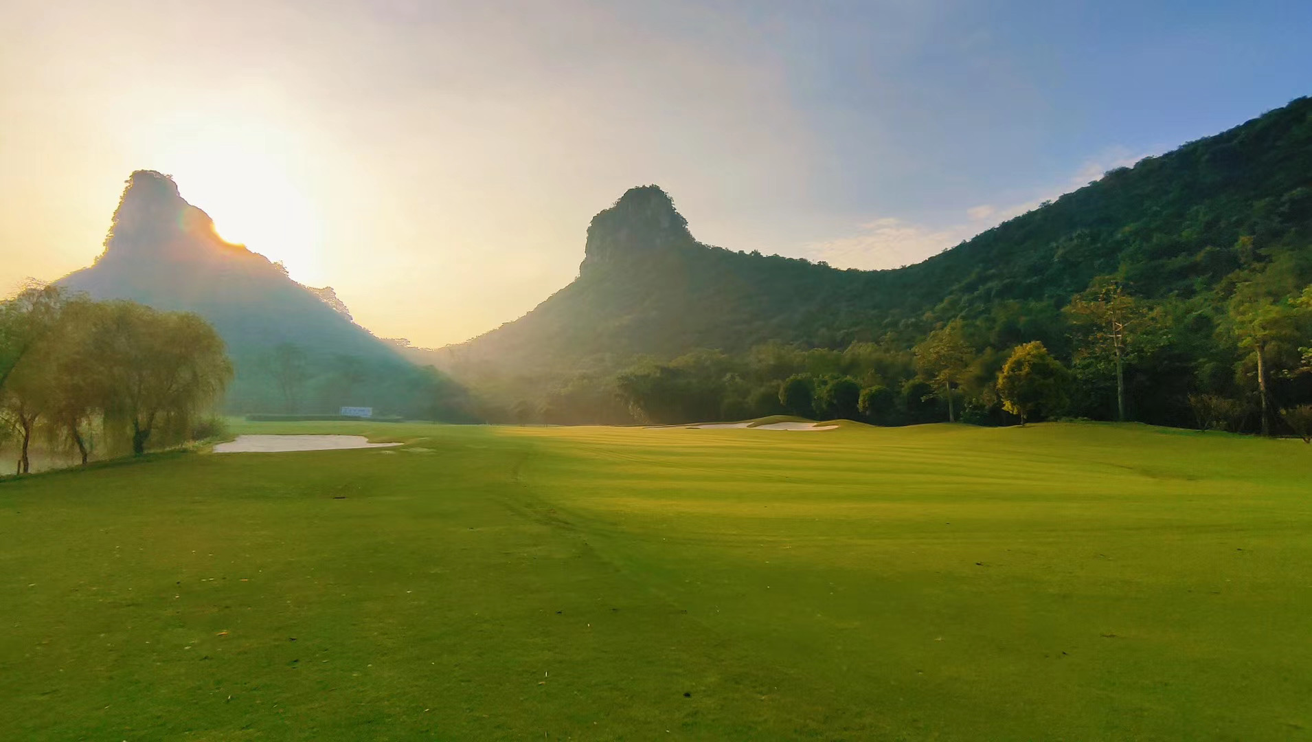 卧龙湖高尔夫球会