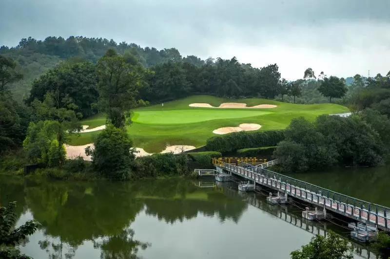 上邦高尔夫球会