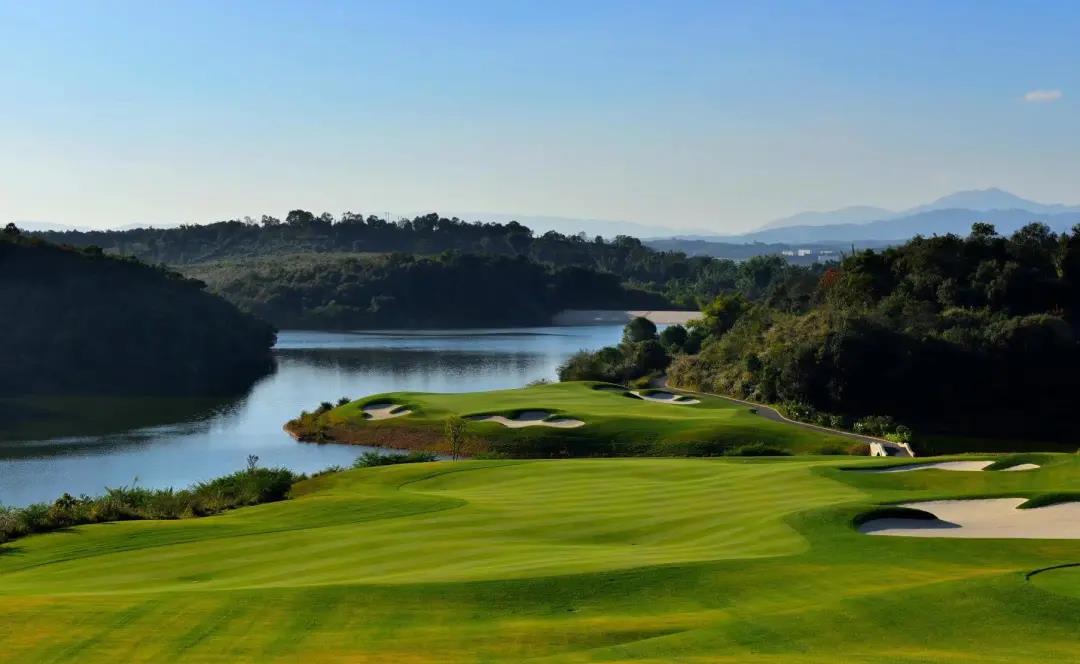 勐巴拉高尔夫球会