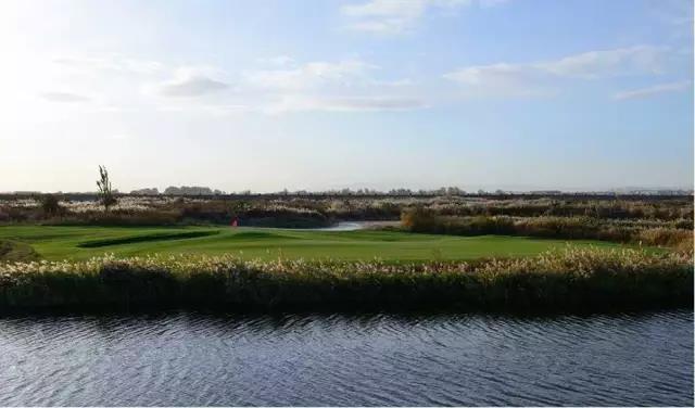 保利包头高尔夫球场