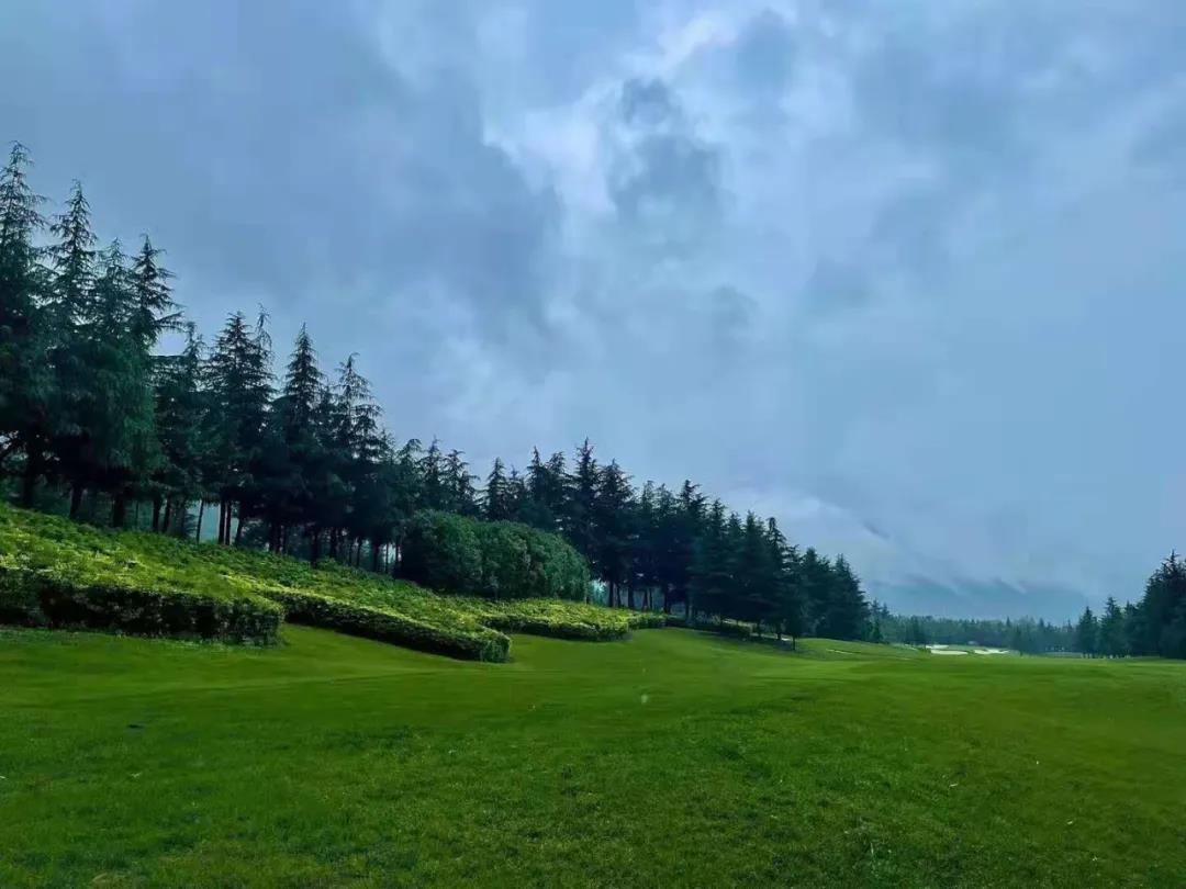 秦岭国际高尔夫球会