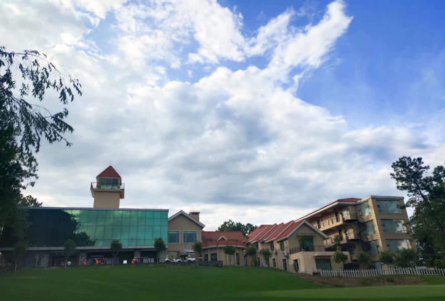 韶关银山高尔夫球会