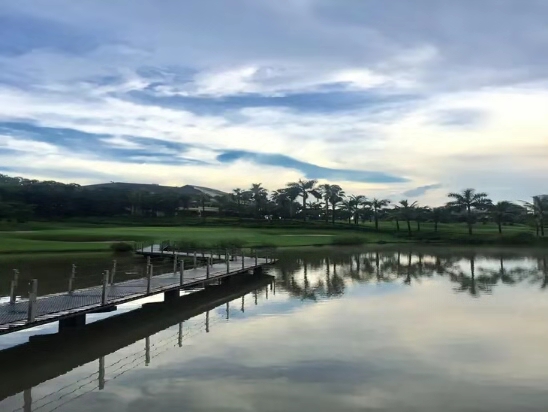 莲花山高尔夫球场