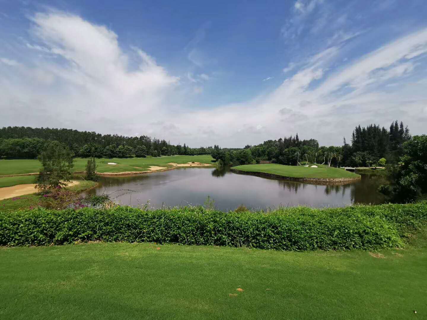 鼎龙湾高尔夫球会