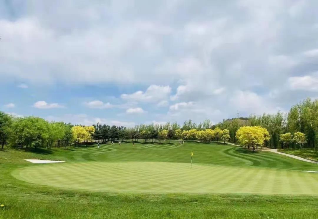 东方明珠高尔夫球会