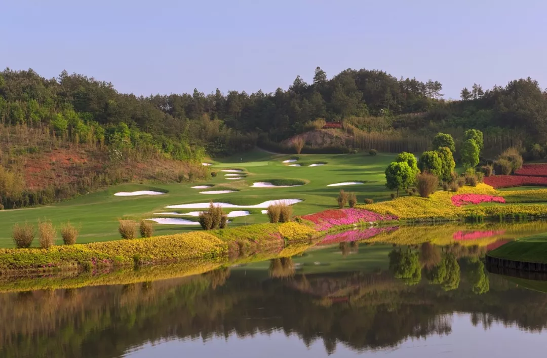 安吉龙王溪高尔夫球会