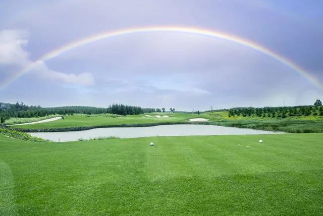 鼎龙湾高尔夫球会