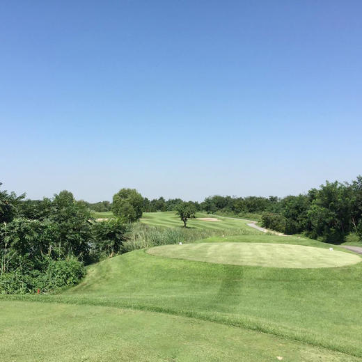 阿罗马高尔夫球会