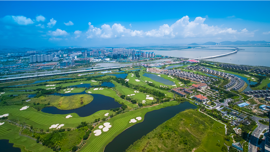 翠湖+国际+东方+ 金湾4天3晚4球行程