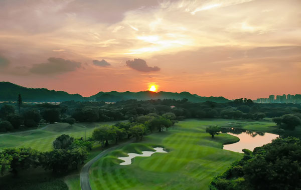 东莞峰景2天1晚2球