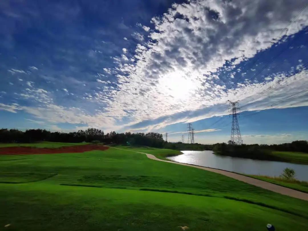 天安假日高尔夫球会