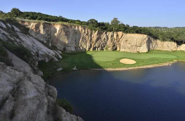 北戴河松石高尔夫球会