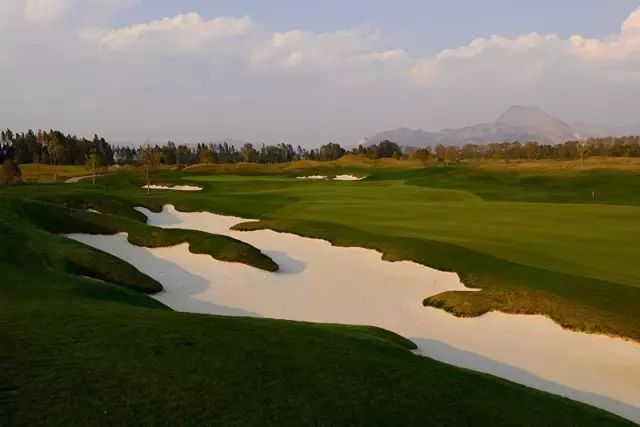 嘉丽泽高尔夫球会