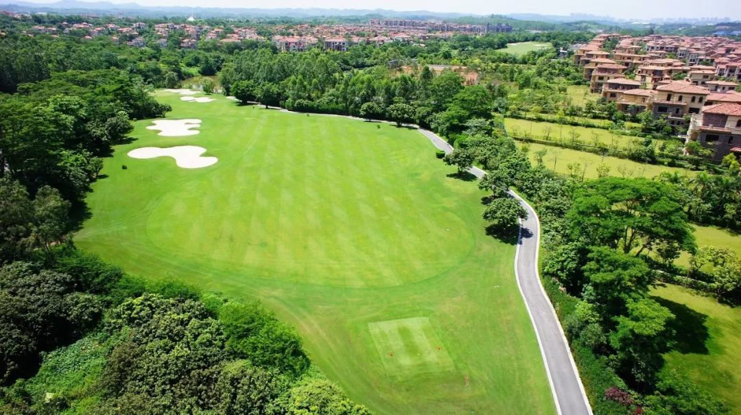 南宁青秀山+嘉和城 3天2晚2球行程