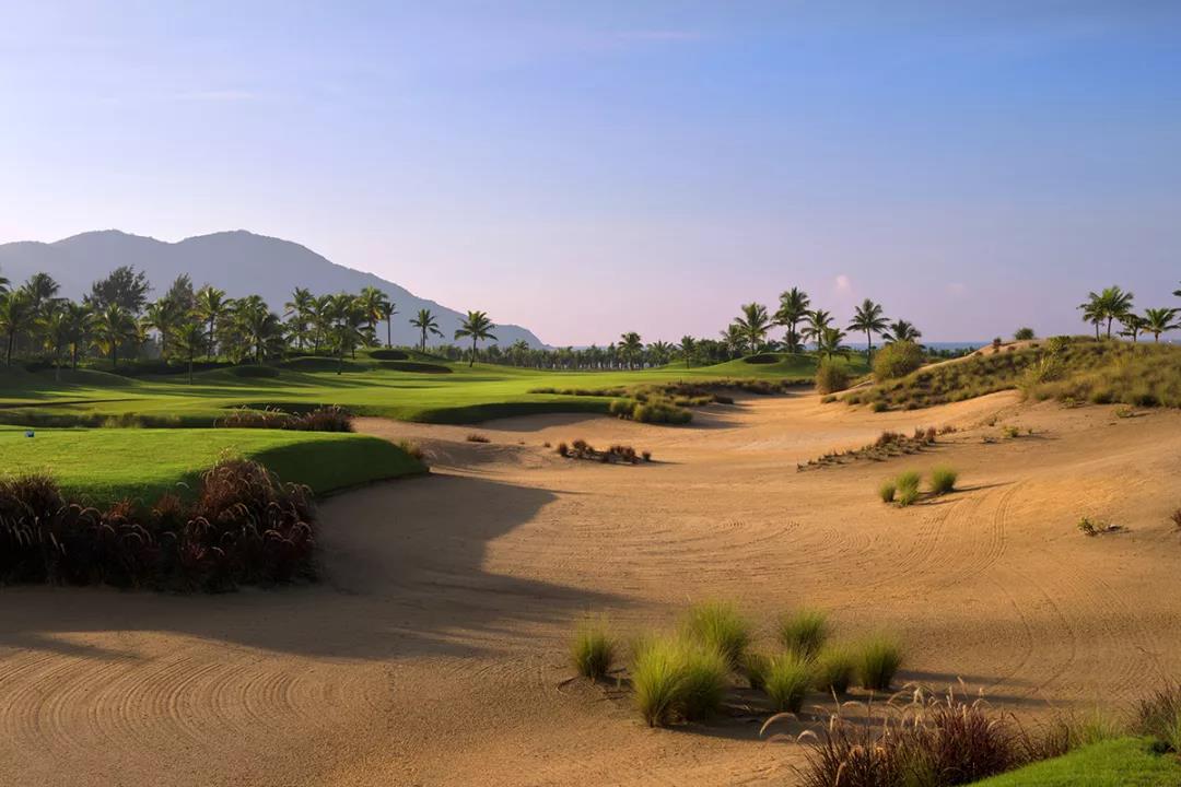 鉴湖蓝湾高尔夫球会