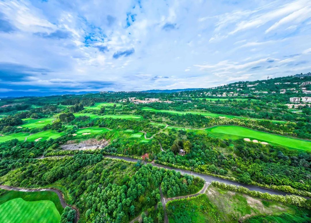 春城湖畔高尔夫球会