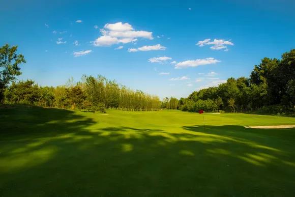 彼岸青滩高尔夫球会