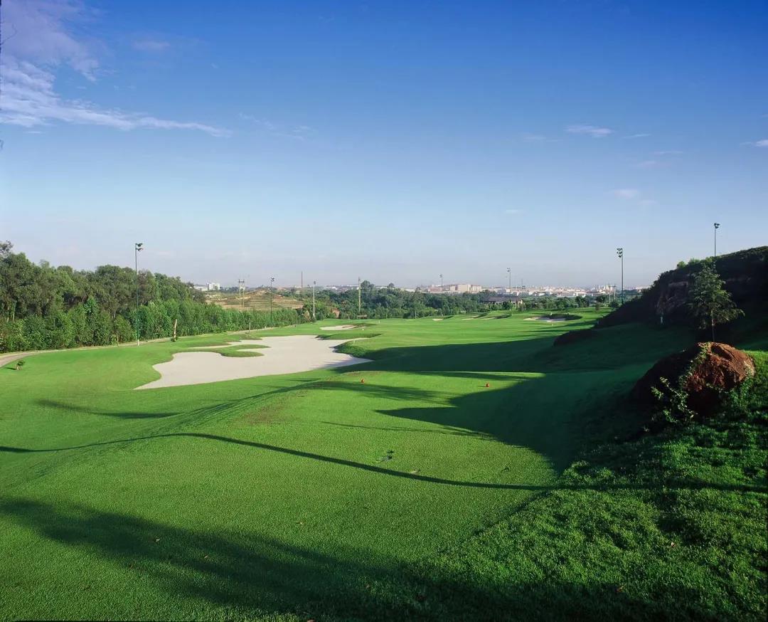 南国桃园高尔夫球会