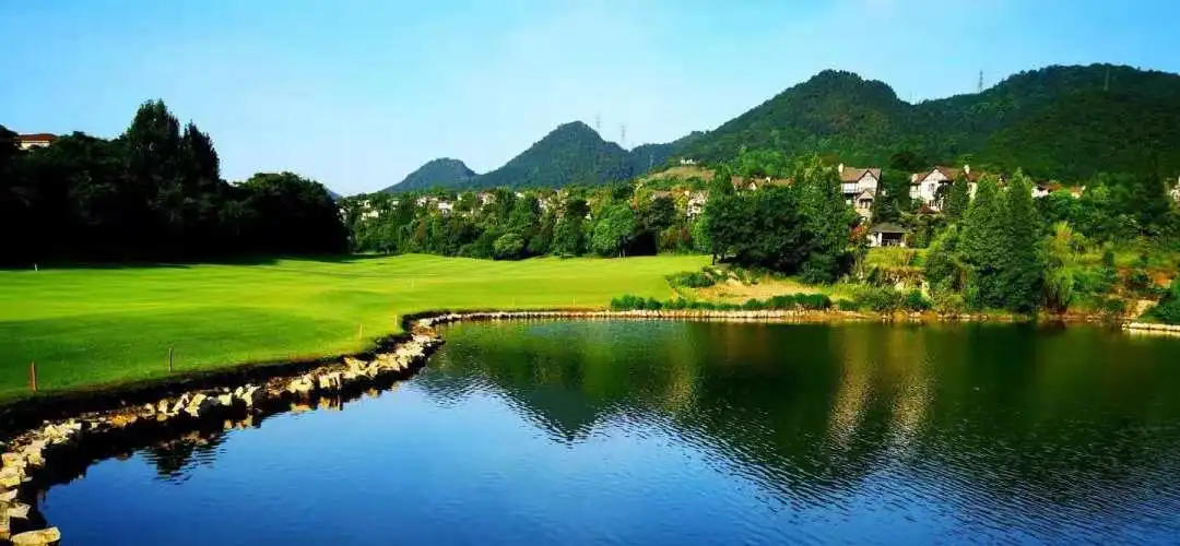 庆隆南山高尔夫球会