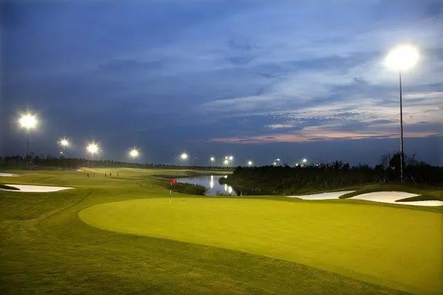 九桥高尔夫球会