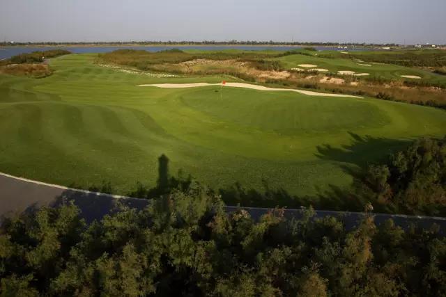 松江团湖泊高尔夫球会