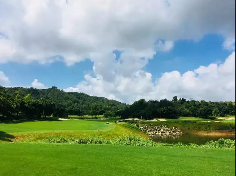 万泉湖高尔夫球会