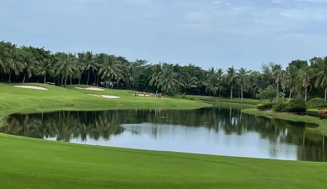 海口观澜湖7号场+西海岸+三公里【住海口骏豪酒店】4天3晚3球