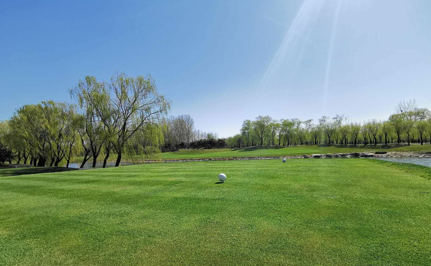 鸿华国际高尔夫球会