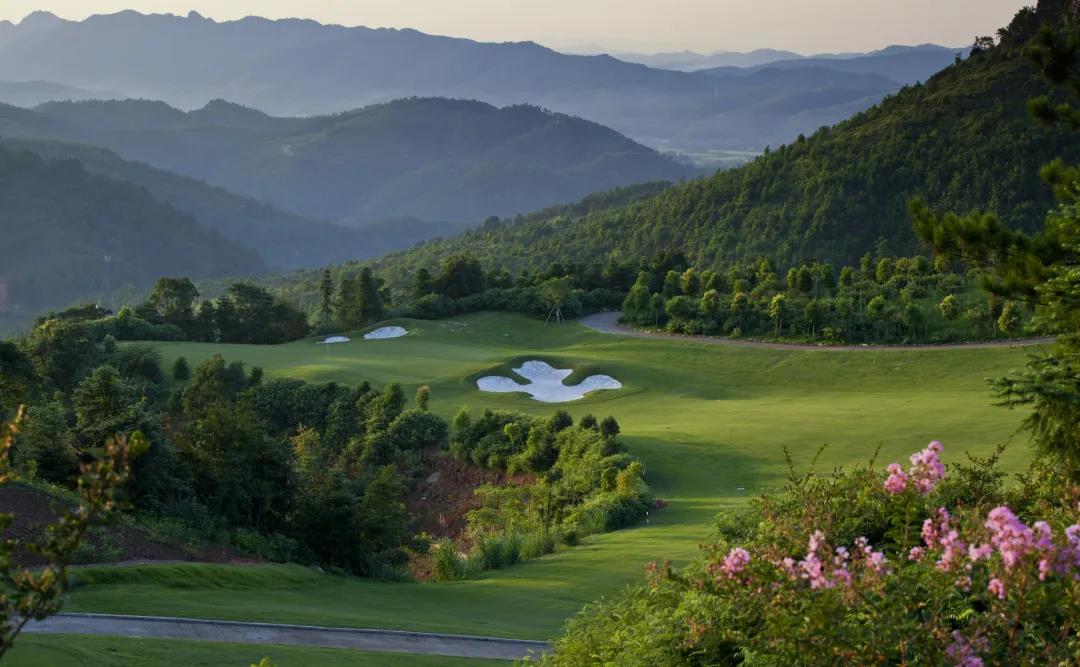 麓湖山高尔夫球会