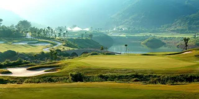 万泉湖高尔夫球会