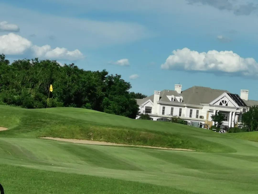 松江团湖泊高尔夫球会