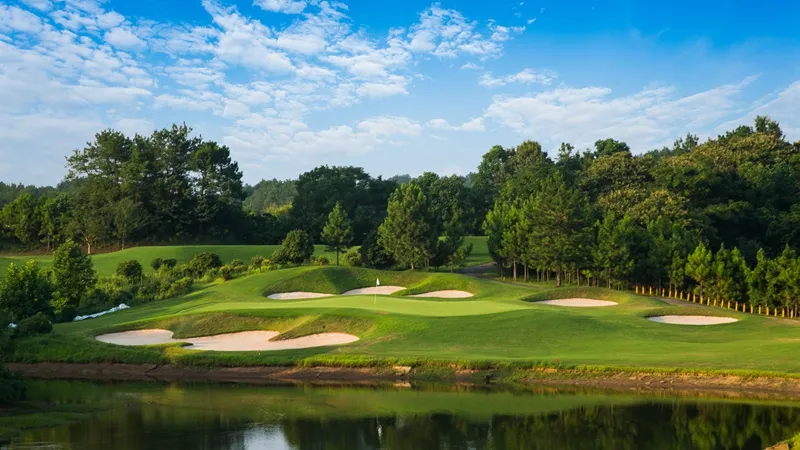 黄山松柏高尔夫球会