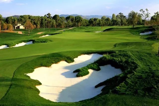 嘉丽泽高尔夫球会