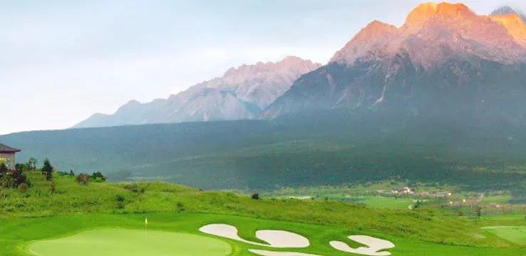 新疆雪莲山高尔夫球会