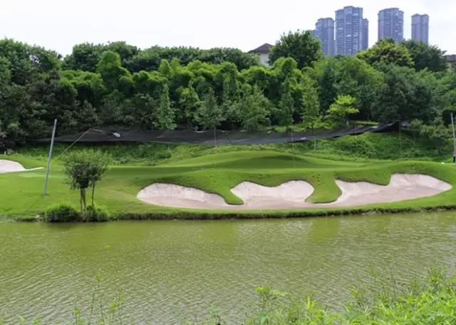 重庆保利高尔夫2天1晚2球套餐