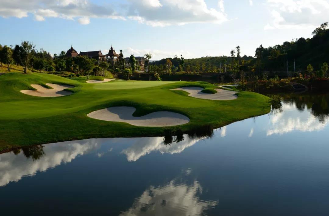 勐巴拉高尔夫球会