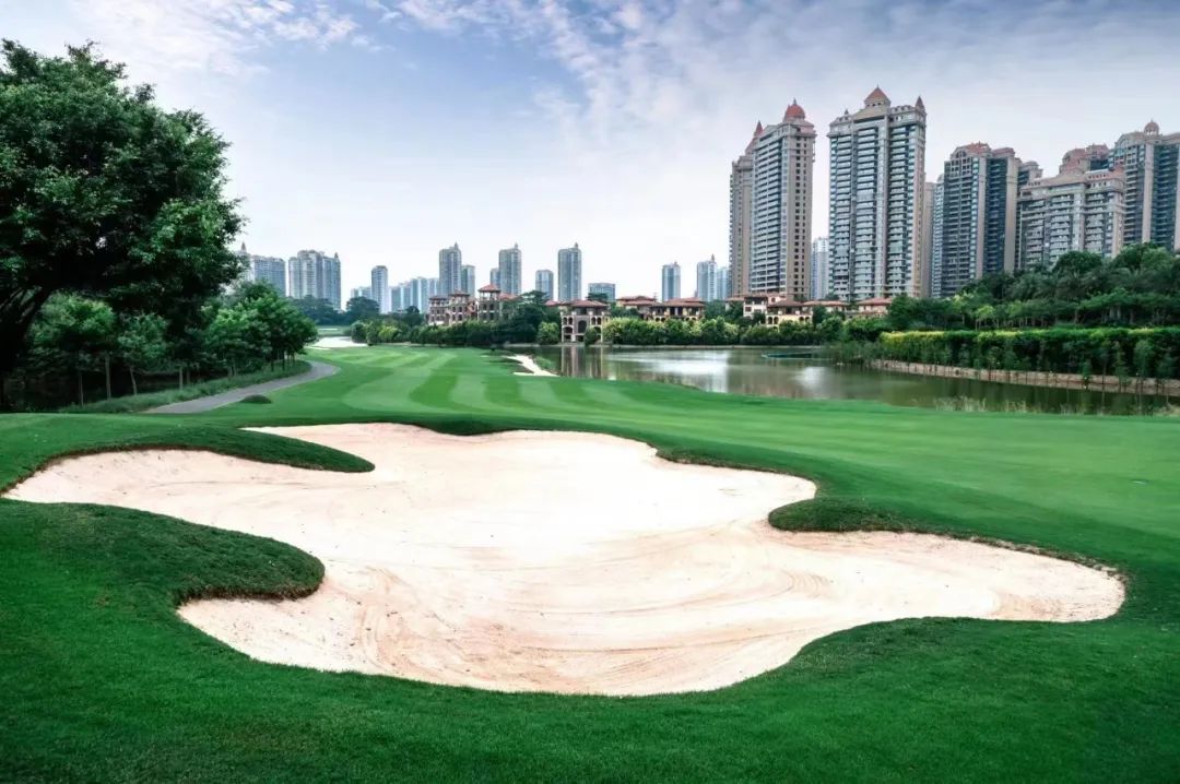 南宁青秀山+嘉和城 3天2晚2球行程