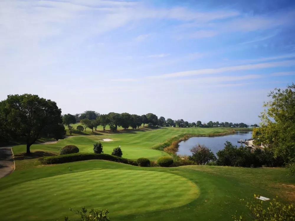 武汉梁子湖高尔夫球会