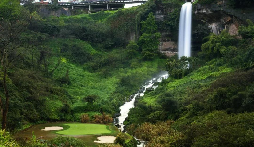 重庆保利高尔夫2天1晚2球套餐
