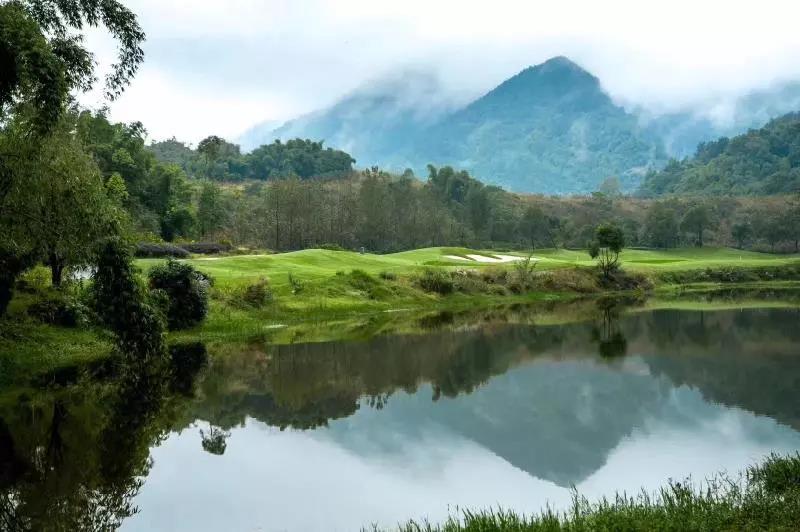 上邦高尔夫球会
