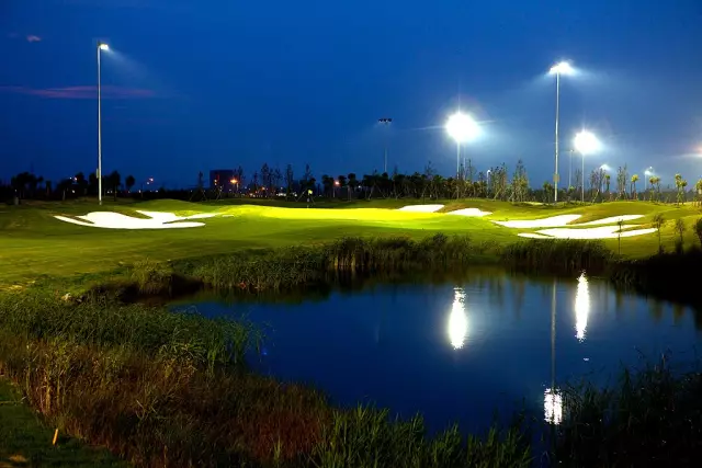 九桥高尔夫球会