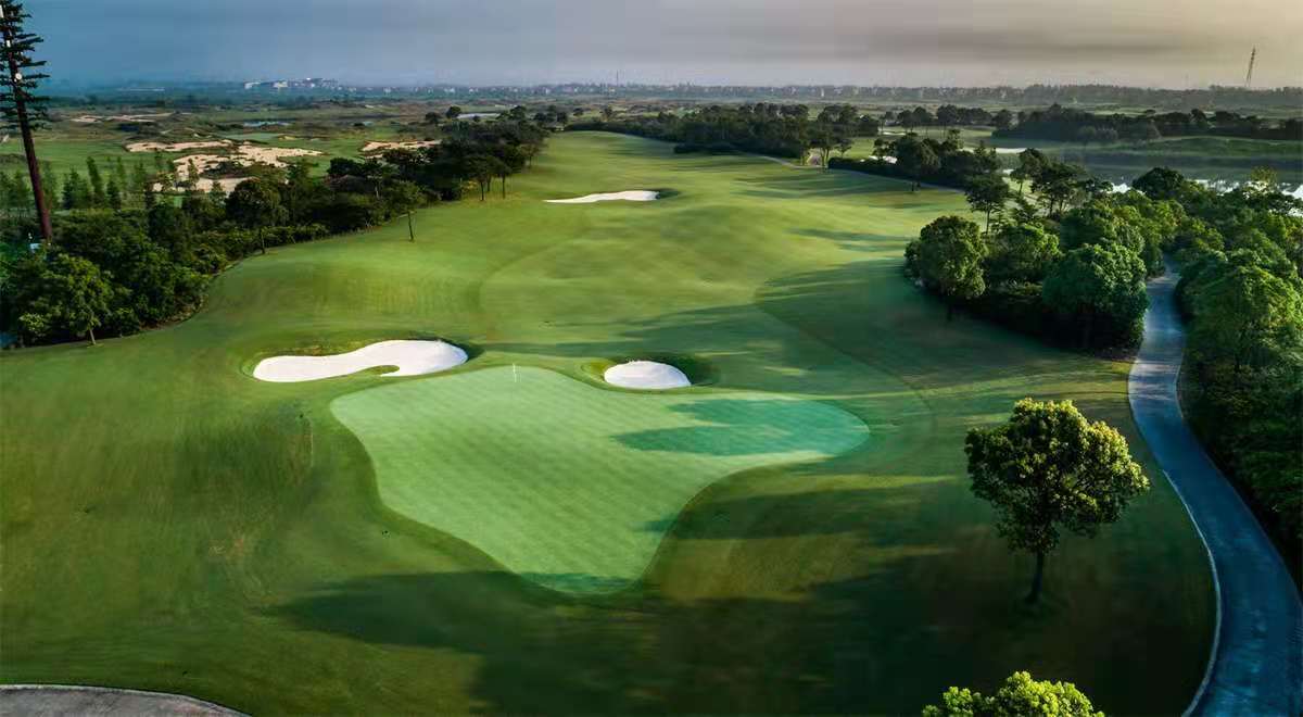 揽海国际高尔夫球会