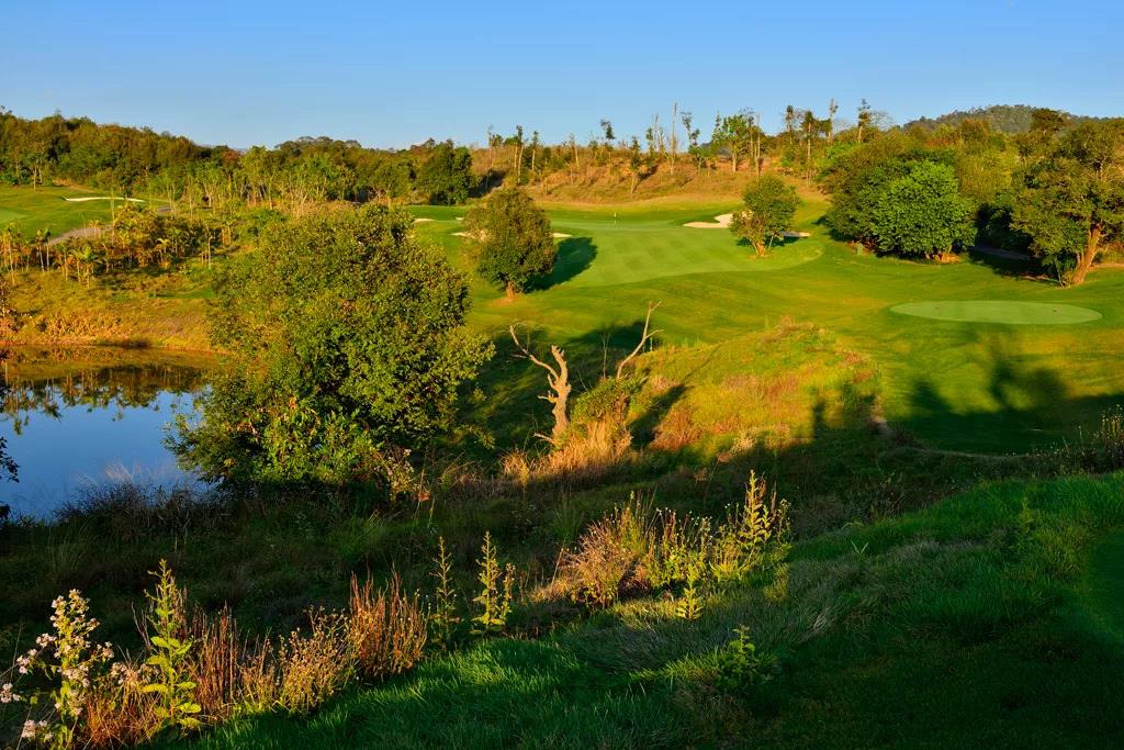 勐巴拉高尔夫球会