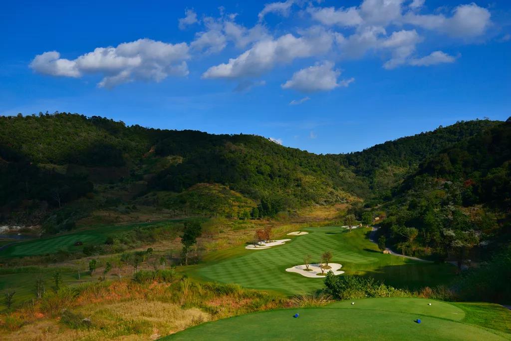 勐巴拉高尔夫球会