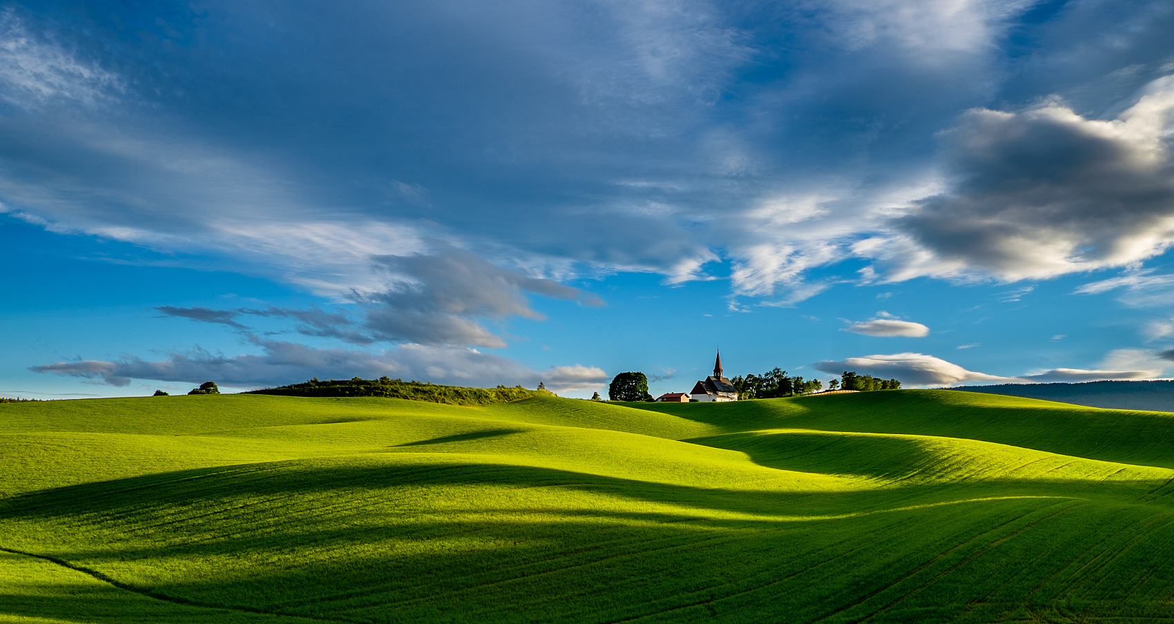 在挑选高尔夫比赛场地时应考虑哪些方面？