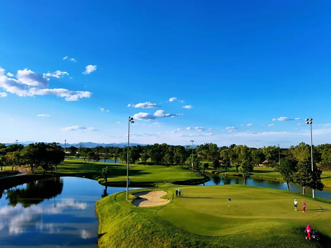 东方天星高尔夫球会