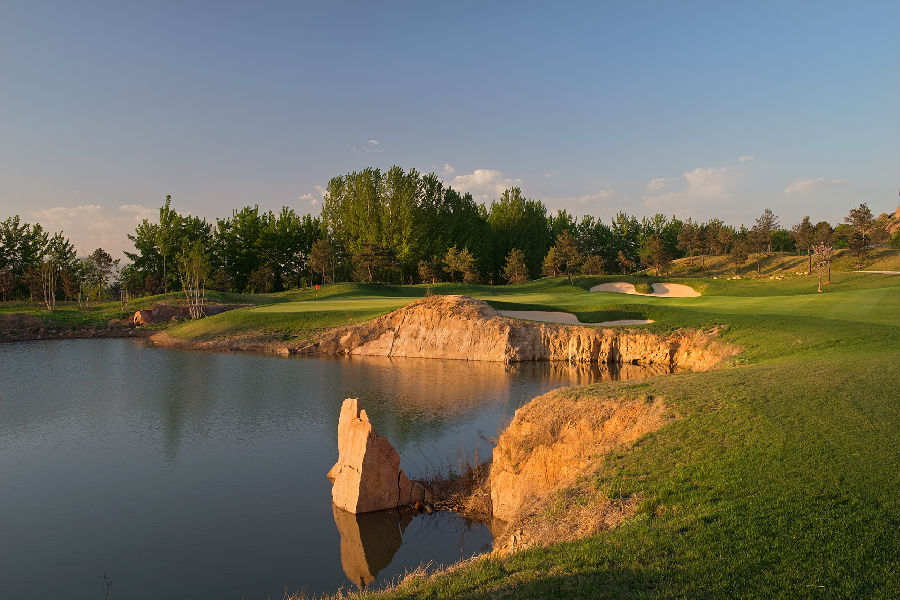 北戴河松石高尔夫球会