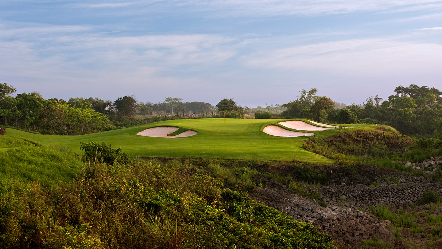 海口观澜湖7号场+西海岸+三公里【住海口骏豪酒店】4天3晚3球