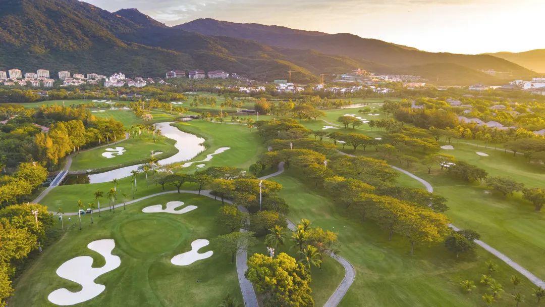 海中海+鹿回头+亚龙湾【入住三亚希尔顿花园酒店】4天3晚3球